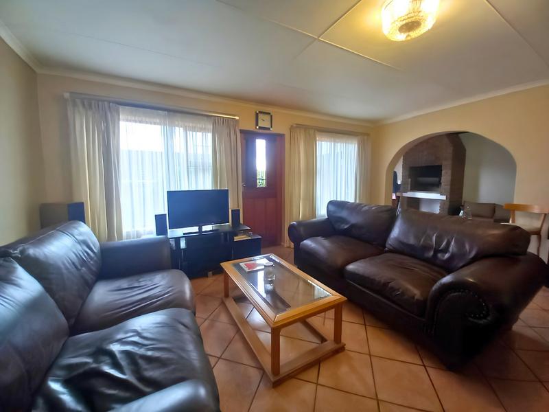 3 Bedroom Property for Sale in Heiderand Western Cape